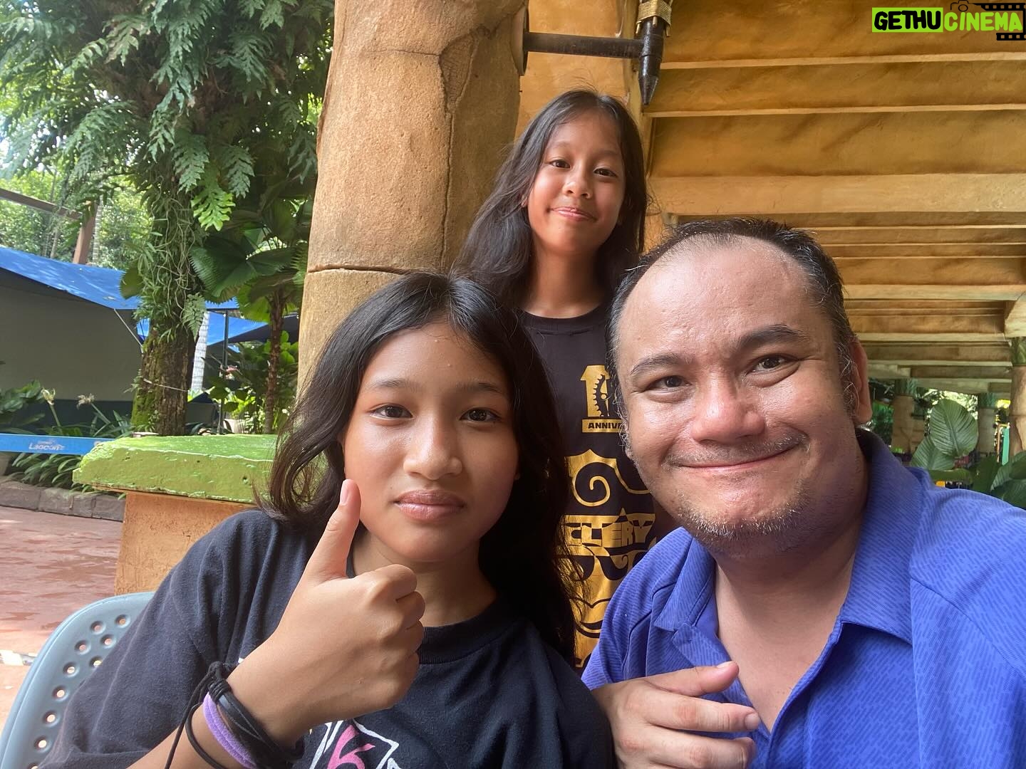 Sazzy Falak Instagram - Spent the day celebrating goddaughters turning 13 and buddy @nash_idrus turning 50. Thank you @sazzyfalak and @imaanlilytiararose . And also thank #SunwayLagoonThemePark