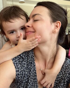 Scarlett Hefner Instagram - I’m full of love & gratitude for starting my 33rd year of life surrounded by my little family. Thank you for all of the lovely birthday messages. 🎂❤️