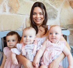 Scarlett Hefner Instagram - Wishing everyone who celebrates a Happy Mother’s Day. Grateful for my little loves, my guiding lights, Betsy, Marigold & Blossom for keeping my hands full but my heart fuller. And to my Mum, who continues to teach & support me every day. I love you 💐🤍