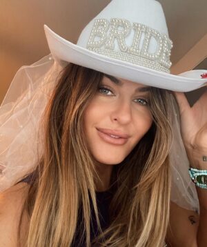 Scout Taylor-Compton Instagram - Doing all the bride things leading up to my bachelorette trip! Thank you Ashley for making my face snatched! My skins never felt better ❤️