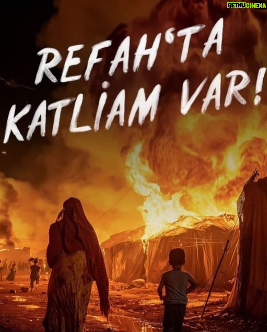 Şebnem Sönmez - 626 Likes - Söyleyecek söz bulamıyorum!
İnsanlık suçu işlenirken eli kolu bağlı kanepemde oturamıyorum.
Katliam yaşanır/yaşatılırlen elimden hiçbir şeyin gelmemesine çok öfkeleniyorum.
Çıldırmayı normal buluyorum.
Öfkeyi normal buluyorum.
Susmayı, katliamı görmezden gelmeyi, tiktoklarda gezinmeyi, ona buna like atmayı normal bulmuyorum.
Nasıl ama nasıl olabiliyor bu?
Deliye dönen anormal, aldırmayan normal olamaz!
Biz ne zaman insan olacağız?
Ne zaman?