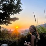 Seda Türkmen Instagram – Düştüğünde güzel olan tek şey ☀️🥃

📸 ; @elifgzrrr