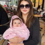 Seda Tosun Instagram - Maşallah kızımla geziyoruz 🧿🥰🩷🎀🍼🤍 👶