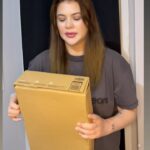 Seda Tosun Instagram – Boyner sevmeyen de ne bileyim 😅🥰🎁📦