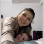Seda Tosun Instagram - Anne kargo açıyor 🩷🩷😘🎀🧿 maşallah yavruma 🧿🧿🧿
