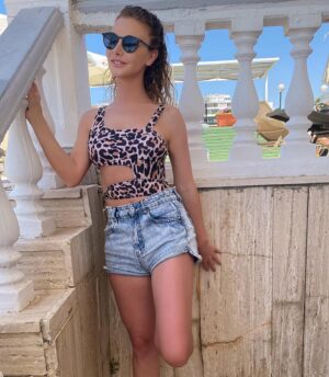 Sedef Şahin Instagram - Güzel günler de bizi görecek mi ? Mutlu şahane pazarlaaarrr💋💐
