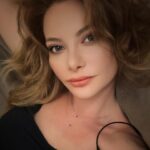 Sedef Şahin Instagram – Çağrıya yanıt verin ! Ruhunuz sizi ne yapmaya çağırıyor ? Good night all😉💋