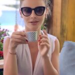Sedef Şahin Instagram – Bir kahve ?😉 Kırk yıl hatrı olan mutlu, huzurlu, sevdiklerinizle kucaklaştığınız, araştığınız, barıştığınız keyifli bayramlarınız olsun🙏🏻☺️💐