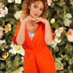 Sedef Şahin Instagram – Kağıtlar hazır mı? 🤗💓Evimize,mutfağımıza, gelirimize İlyas Peygamberin duası..Tıkanmış,yavaşlamış,durmuş işlerimize Hızır Peygamberin eli değsin🙏🏻Hayatımıza neşe,keyif,huzur ve bereket aksın hayırlısıyla inşallah🙏🏻Herkes kalbiyle nafakalansın bu gece🤍 #hıdırellez #bahar 🌸🌼🌺🍃🍀💌