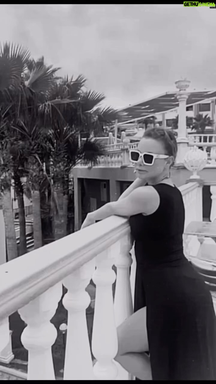 Sedef Şahin Instagram - Renklenen hayatlarımıza gelsin 😉 #bw #colours