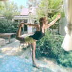 Sedef Şahin Instagram - Follow your heart,listen to your inner voice! Stop the noise of the all world and than you are actually getting closer to find your passion ! 😉 #sunday #yoga #loveyourself
