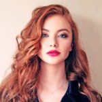 Sedef Şahin Instagram - Kıpkırmızı… #tb #old #fashion