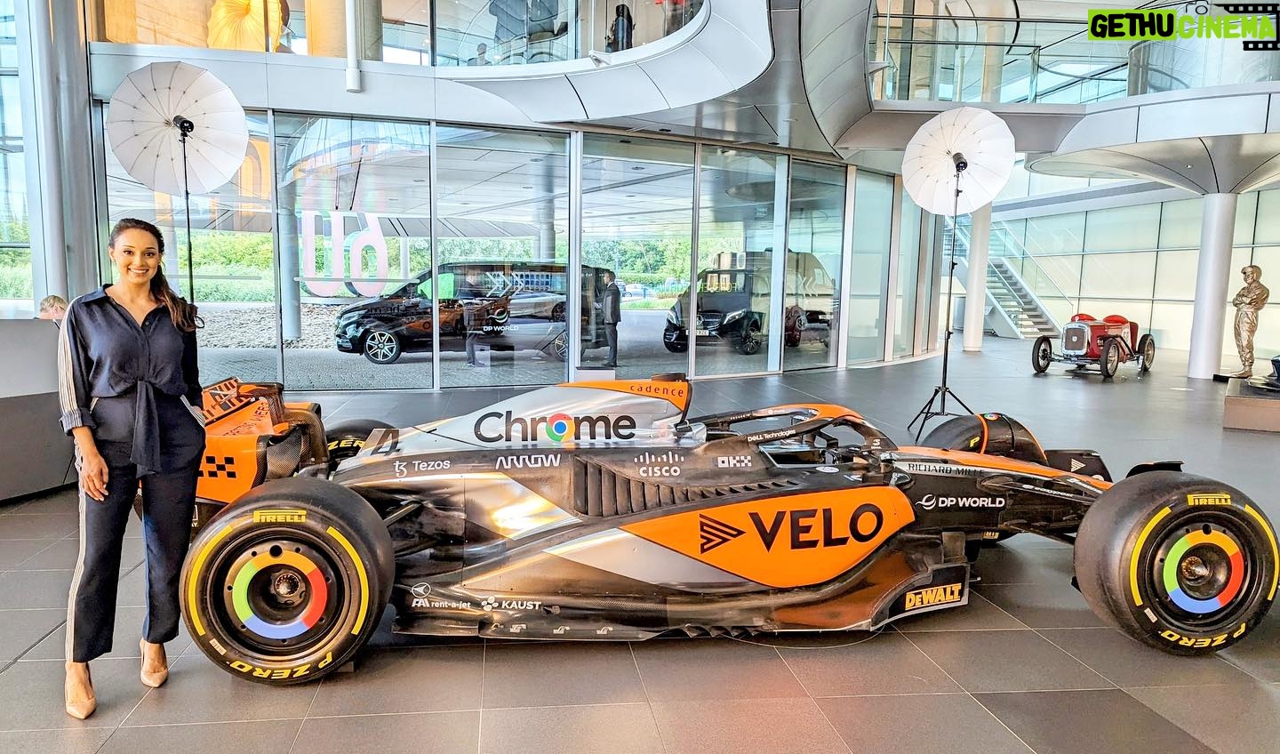 Seema Jaswal Instagram - I had the best time visiting the @mclaren HQ last week and interviewing CEO Zak Brown and the CEO of Entain Jette Nygaard-Andersen. It was informative, insightful and inspiring all at the same time as we discussed everything from technology, to overcoming challenges, to the importance of diversity in business. McLaren Racing delivered their best performance of the season at the British GP at Silverstone. @landonorris with P2 and @oscarpiastri with a P4 finish 🍾 Some might say it’s down to Lady Luck 😉 @entain.careers @f1 #britishgp #f1 #mcclaren #chromeisback #itsyourgame #returntowork #wornbysj💫 #tbthursday #throwbackthursday
