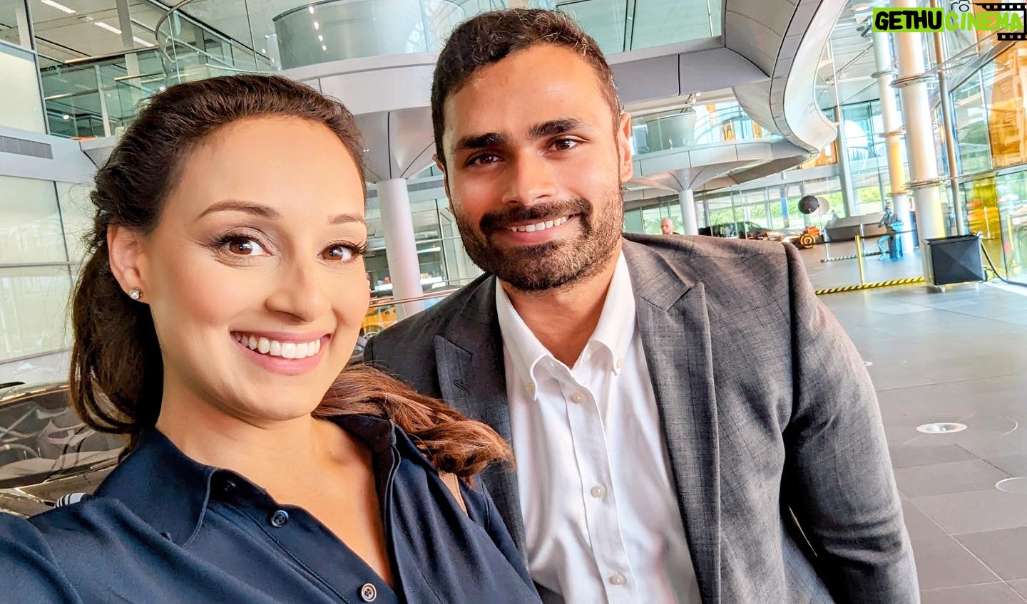 Seema Jaswal Instagram - I had the best time visiting the @mclaren HQ last week and interviewing CEO Zak Brown and the CEO of Entain Jette Nygaard-Andersen. It was informative, insightful and inspiring all at the same time as we discussed everything from technology, to overcoming challenges, to the importance of diversity in business. McLaren Racing delivered their best performance of the season at the British GP at Silverstone. @landonorris with P2 and @oscarpiastri with a P4 finish 🍾 Some might say it’s down to Lady Luck 😉 @entain.careers @f1 #britishgp #f1 #mcclaren #chromeisback #itsyourgame #returntowork #wornbysj💫 #tbthursday #throwbackthursday