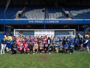 Seema Jaswal Instagram - AD Thrilled to have joined @suresportuk on site at @chelseafc last week to see its #BreakingLimitsProgramme in action. The programme works with NGOs and grassroots initiatives around the world helping disadvantaged young people to break down the barriers holding them back from moving however they want. Sure recognises the power of movement and how important it is that everyone has the ability to move however and whenever they want. It’s part of the reason why I’ve been an ongoing Sure partner, as a sports fan, supporter and now parent, I want to make sure my little girl has every opportunity to partake in movement and sport however she chooses. Sport can teach us so much more than we realise and that transcends to so many other parts of our lives. It’s such a powerful tool for social change and it was an honour see programmes like this one in action.
 
And bonus, I got to catch up with my friend @enialuko and I got some tips from the coaches from @chelseafc for my Sure #BringTheHeat challenge!