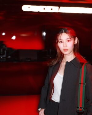 Sei Shiraishi Instagram - GUCCIの新クリエイティブ・ディレクターサバト・デ・サルノのデビューコレクション「Gucci Ancora」のローンチを記念した、一夜限りのスペシャルイベントに参加しました。
Rosso Ancoraカラーで彩られた国立競技場の屋内練習トラックで、「Ancora – もう一度、もっと、ファッションに恋をしよう」というサバトのメッセージを体感してきました。
とても素敵な空間で特別な時間を過ごすことが出来て、幸せでした♡

#GucciAncora
#GucciSS24
#PR
@gucci 
@sabatods