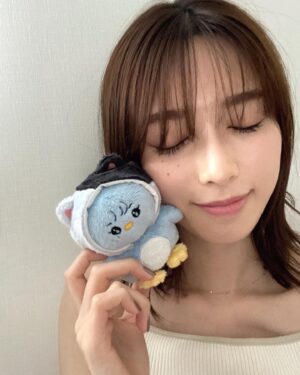 Sei Shiraishi Instagram - 🎂
わたくしごとですが、本日25歳になりました！
今日は2つの現場でもお祝いして頂きました。事務所にお手紙やお花、素敵な贈り物を送って下さった皆様、本当に本当にありがとうございます😭
皆さんから頂く暖かいメッセージがとってもありがたくて、毎年この日を迎えられて嬉しく思います。
今後ともどうぞ宜しくお願い致します。

私と似たぬいぐるみと一緒に📸
作って下さったらしいです。可愛い🥰