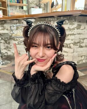 Sei Shiraishi Instagram - 今夜10時は、#合理的にあり得ない 第7話放送です！

写真は載せ忘れてしまった先週の衣装ヘビメタ衣装です👩🏻‍🎤

お楽しみに！