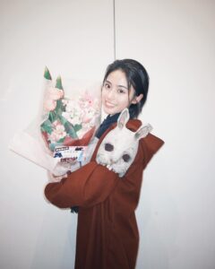 Seira Anzai Instagram - #新空港占拠 10話“最終回” “兎・浜松奏” に出逢えたこと ものすごく繊細な彼女の想いを背負えたこと ここまで素敵な現場を作り上げてくださっさスタッフの皆さん そして毎週楽しみにしていてくださった皆様 全てに感謝しています。 ⠀ 皆さんの想いの詰まった最終回 是非最後まで見届けてください…♡