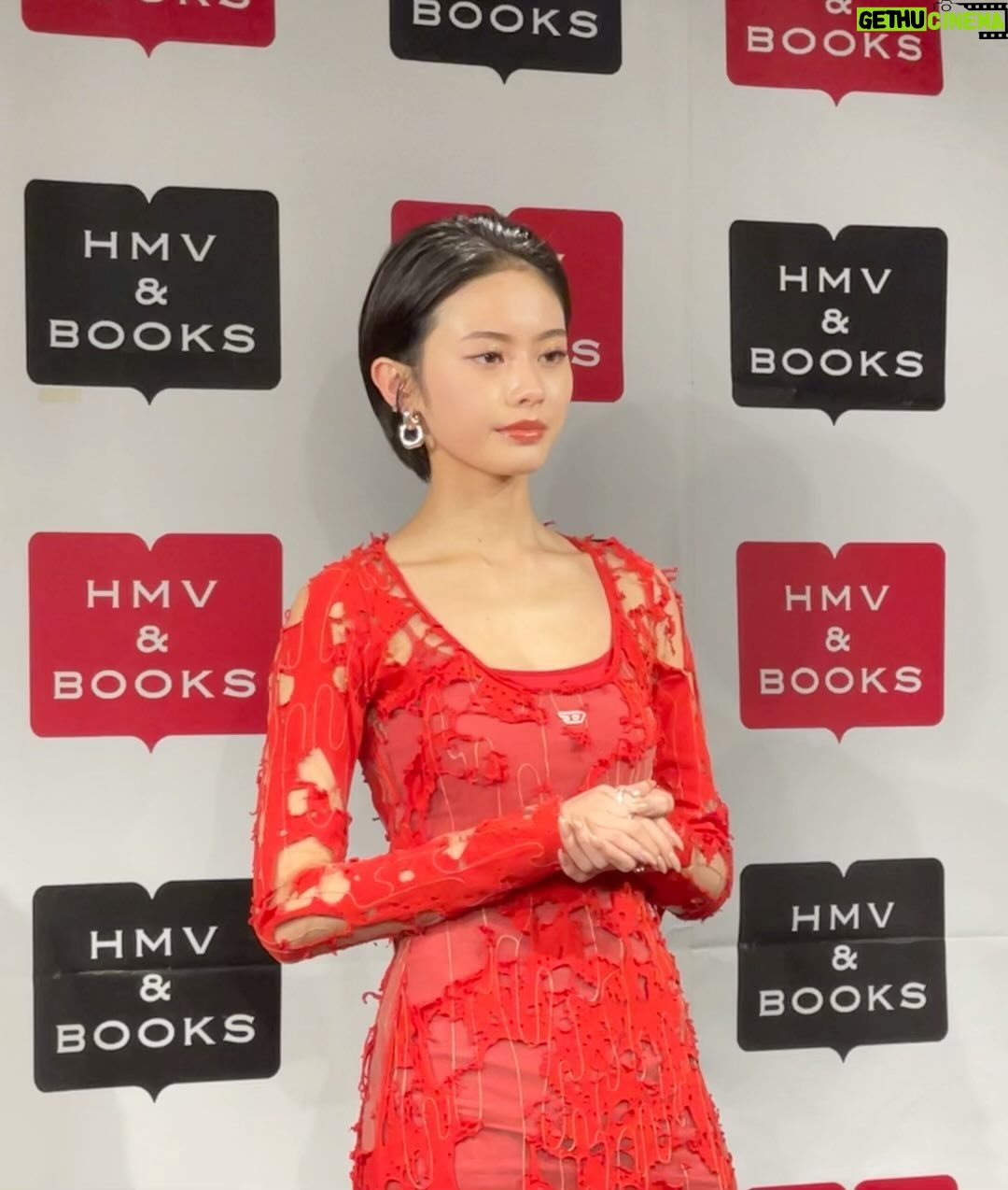 Seira Anzai Instagram - Seirs Anzai 2024 Calendar Event🌹♥️ ⠀ hair&make: @iwatayuina stylist: @yuuka_akaishi onepiece/shoes: @diesel Earring/Earcuff/Ring: @knowhowjewelry @pred_pr Ring: @masaejewelry @rhodes_showroom @loni_jewelry_ @harumi_showroom