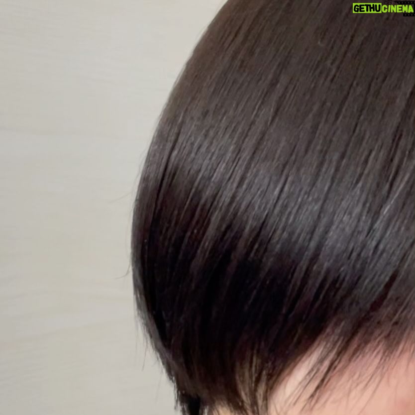Seira Anzai Instagram - 私がアンバサダーを務めます VS“ヴィダルサスーン”から ドライヤーが新発売です💇🏻♀️ ⠀ 1つ前の形を、実際にずっと愛用していましたが 新商品は “より” 乾かす時間が短くなり サラサラでツヤツヤに仕上げてくれます🫧🩵⠀ ⠀ 本当にこれ以外のドライヤー使用できなくて^^; 必ずお仕事先のホテルにも、そのまま持って行っていたのですが… 実はこの新商品のドライヤー、折りたたむことが出来ちゃうのです❕ ((嬉しすぎる~~~!!! ⠀ ドライヤーの置き場、正直かなり困りませんか…? ⠀ クリスマスプレゼント悩んでる方や 新年に向けて新家電にしたい方など是非チェックしてください🎁♥️ @vs_hairiron_official #pr #vidalsassoon #ヴィダルサスーン #小泉成器 #クリスマス