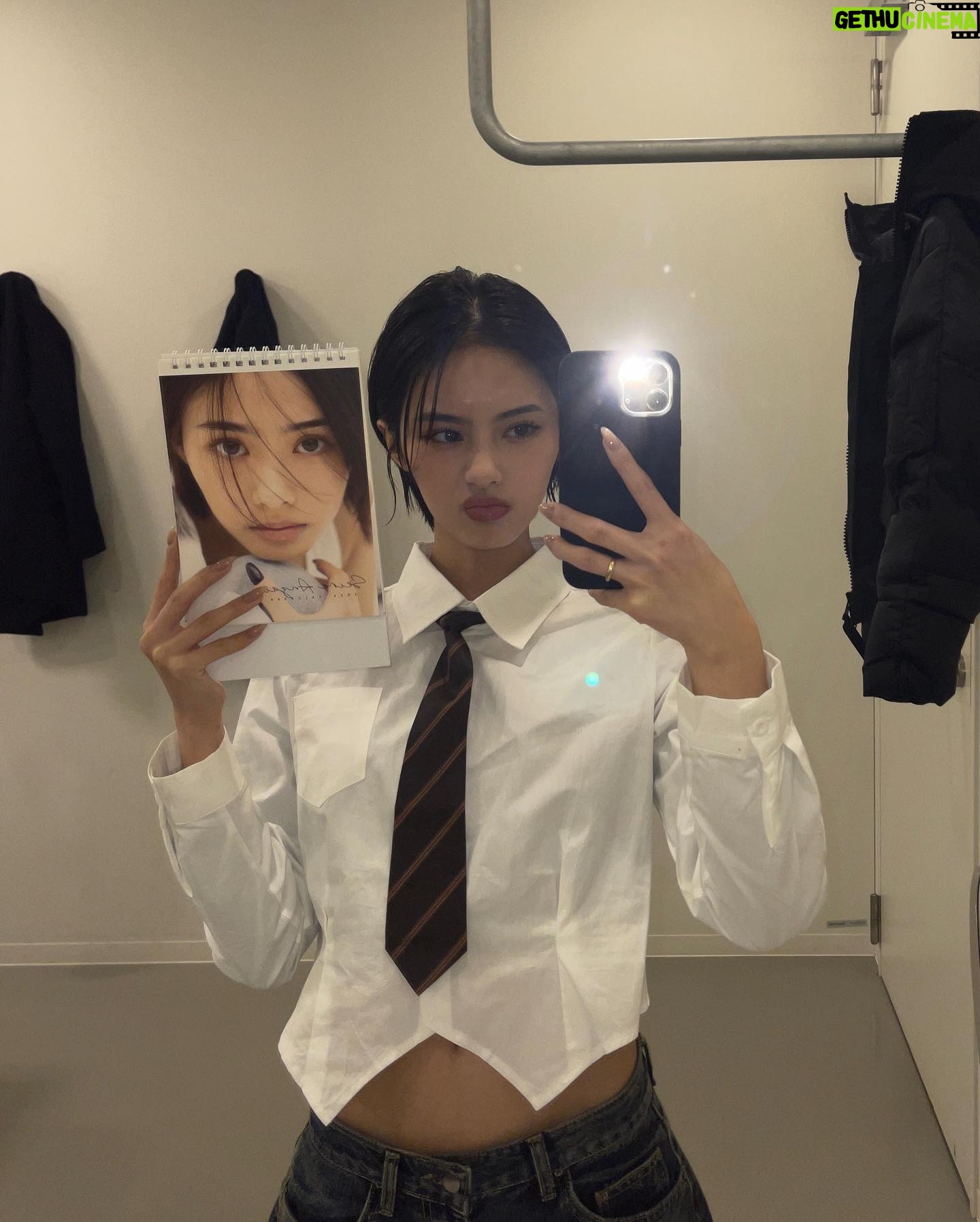 Seira Anzai Instagram - Seira Anzai 2024 calendar イベント予約終了まで残り1時間となりました…🗓♡