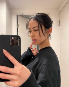 Seira Anzai Instagram -