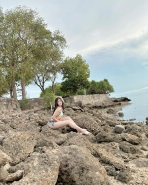 Sela Guia Instagram - Just another day in paradise ☀️🥥🌴
