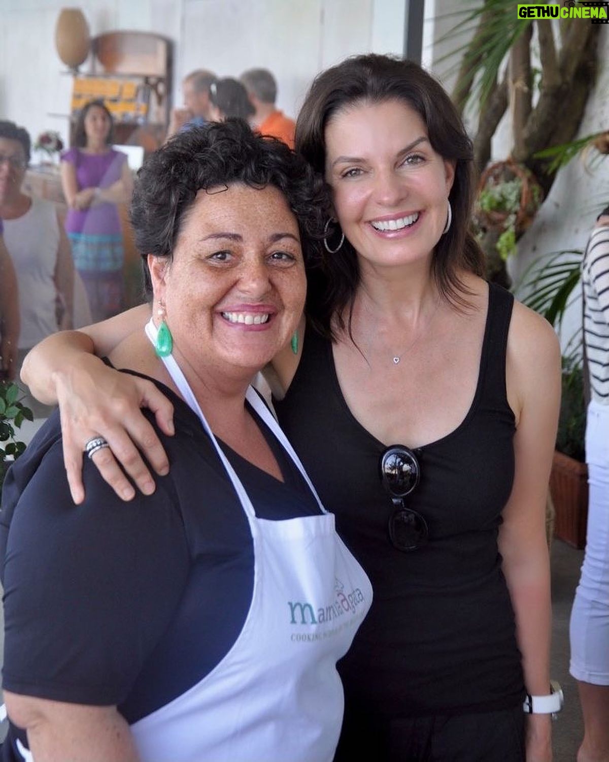 Sela Ward - 3.3K Likes - Looking for gift ideas? During these trying times, I think it's important to support small businesses. @MammaAgata has my absolute favorite gifts of the season and I think everyone will love them. They are offering virtual cooking classes and beautiful gift baskets with the most amazing cooking and kitchen essentials. If we can’t GO to Italy, let's bring the taste of Italy to us.
👆LINK IN BIO👆