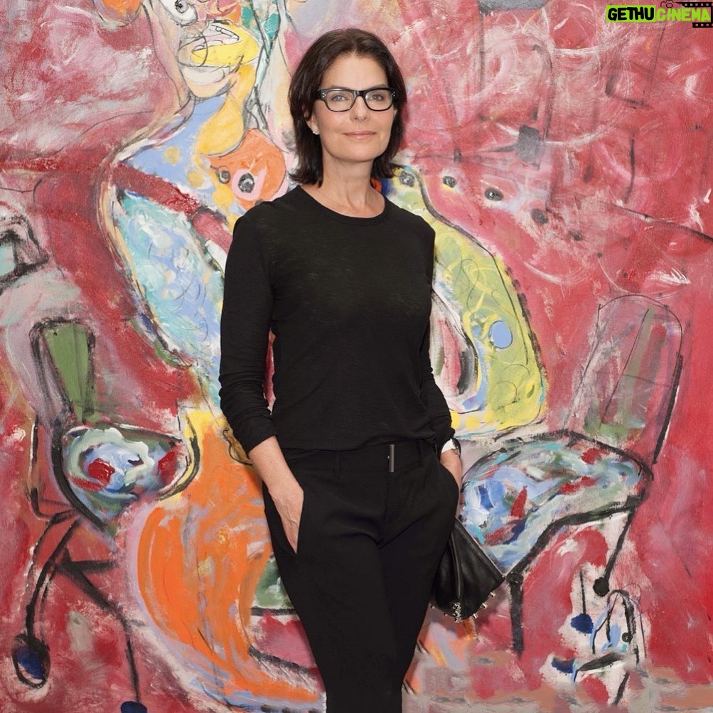 Sela Ward - 3.4K Likes - Sorry I’m blocking this beautiful piece of art. @alexanderyulish‘s work conveys so much raw emotion. It just makes you feel alive! #mondaymuse