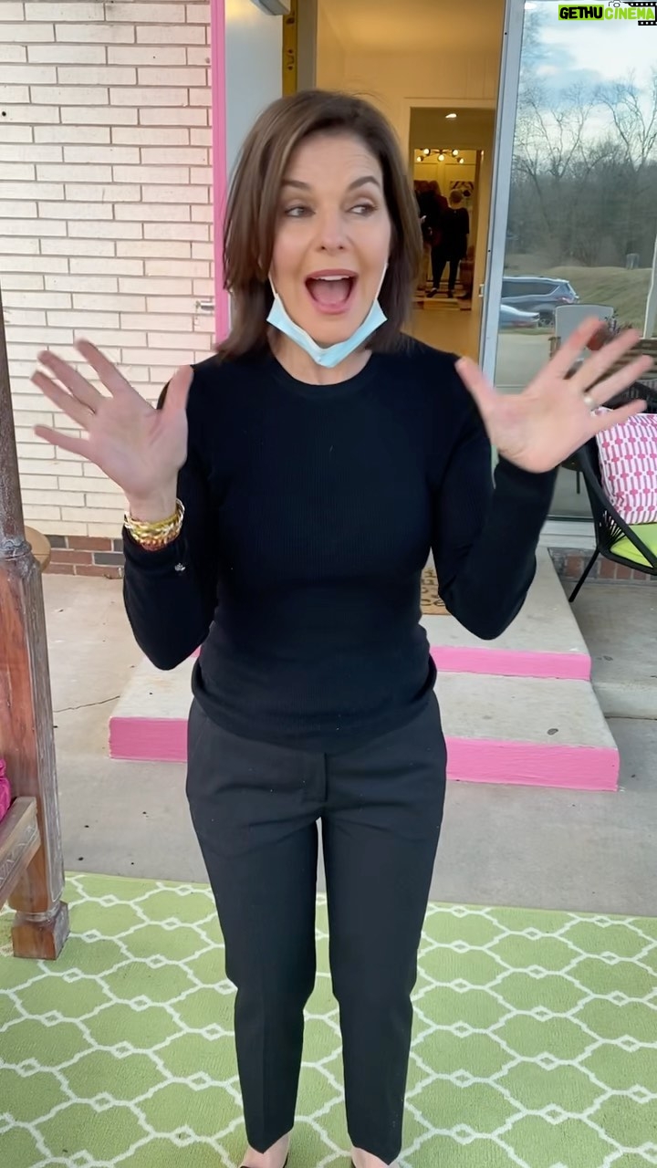 Sela Ward - 4.7K Likes - Oh my goodness y'all! So proud of all of the exciting renovations we've completed at Hope Village for Children! I want to personally thank the many donors who helped make this beautiful new space possible. THANK YOU!
Here are just a few of those that were involved:
@stonesourcellc
@vikingrange
@windyoconnorofficial
@florsquares
@ridgelandspecialtyhardware
@williamssonoma
@westelm
@potterybarn
@loweshomeimprovement
@couturelamps
@glassincorporated
@halliewardinteriors
