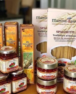 Sela Ward Instagram - Looking for gift ideas? During these trying times, I think it's important to support small businesses. @MammaAgata has my absolute favorite gifts of the season and I think everyone will love them. They are offering virtual cooking classes and beautiful gift baskets with the most amazing cooking and kitchen essentials. If we can’t GO to Italy, let's bring the taste of Italy to us.

👆LINK IN BIO👆