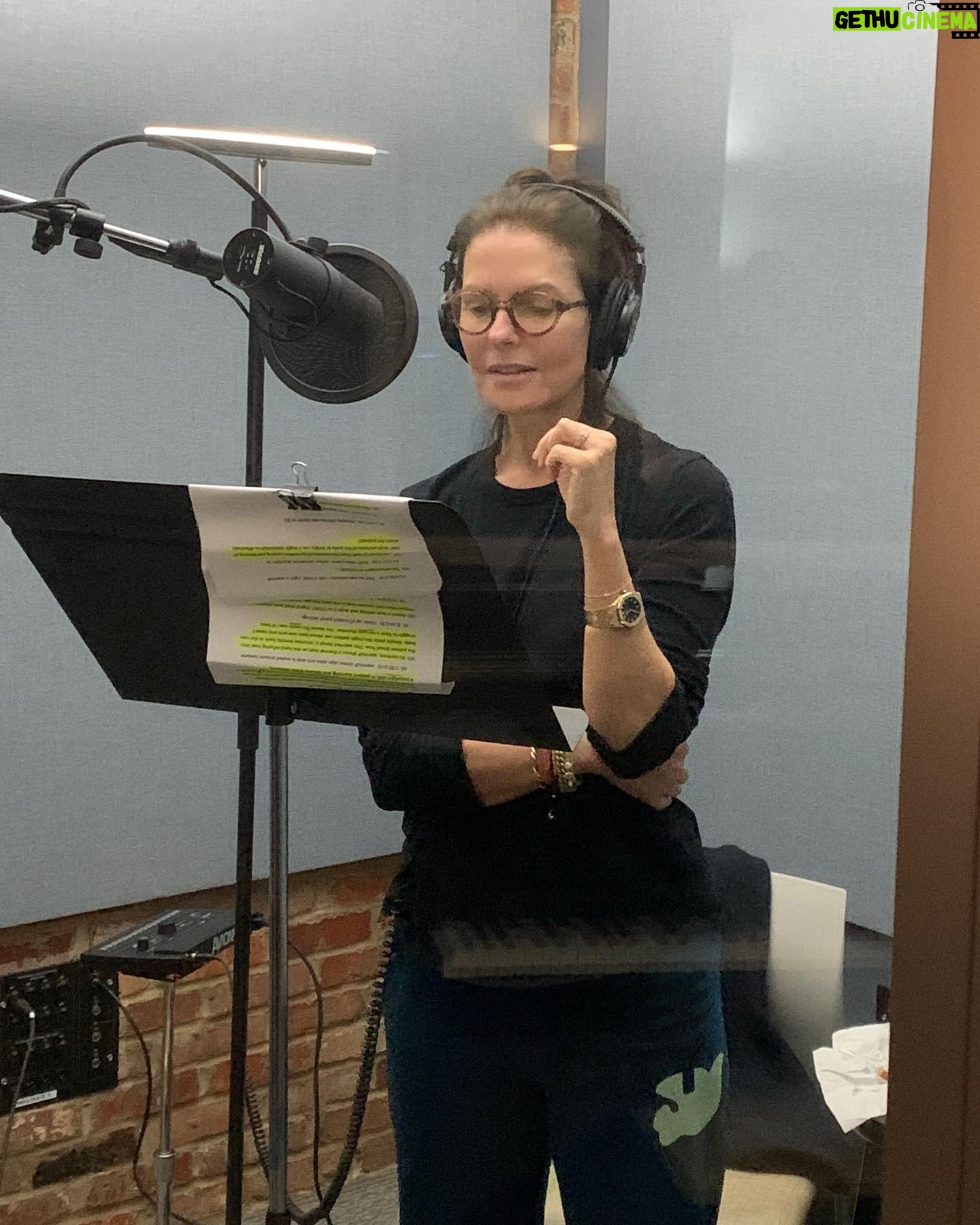 Sela Ward - 2.6K Likes - All work AND play at @msartsorg. Their state of the art recording studio is so fabulous and makes for the perfect place to do voiceovers.