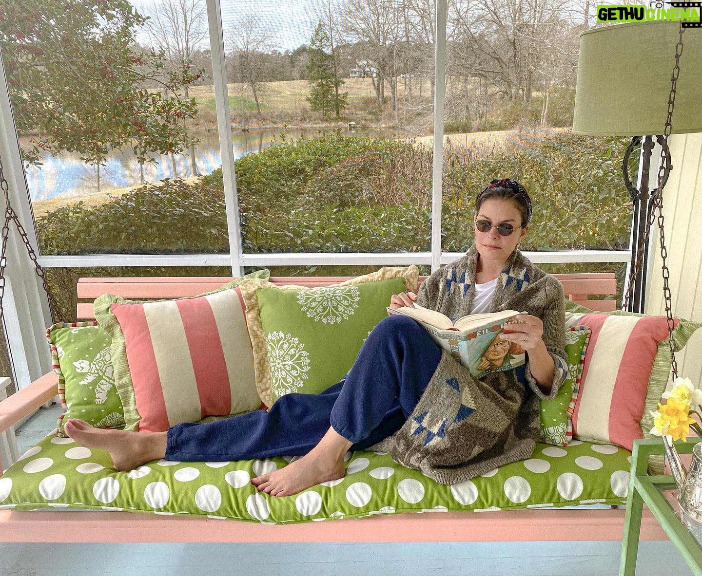 Sela Ward - 2.9K Likes - Looking for a new book to read! Any recs??