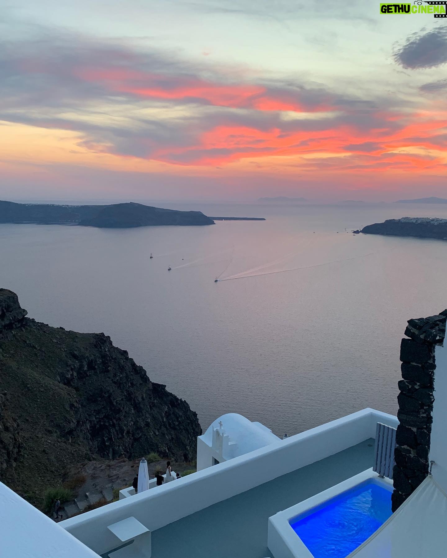 Sela Ward - 3.4K Likes - I know traveling is opening back up but how about a little virtual vacation together? A few years ago, I fell in love with the quaint beach and beautiful sunsets in Mykonos! #fbf