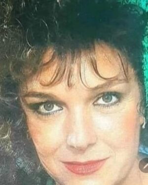 Selda Alkor Instagram - Günaydın geçmişten bir kare 💖

#seldaalkor #beşiktaş #ankara #star #izmir #yeşilçam #siyahbeyaz #sevgi #kedi #asmalıkonak #sultan #yeşilgöz #atatürk #mevlana #müzik #istanbul #günaydın #Türkiye #like #nostalji #sevgi #yeşil #keşfet #smile #tbt #doğa #iyiakşamlar #güzel #aşk #mutluluk