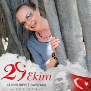 Selda Alkor Instagram - Cumhuriyetimizin 100.yılı Kutlu olsun 🇹🇷 Başta Ulu Önderimiz Mustafa Kemal Atatürk'ü ve bu günleri bizlere yaşatmak için savaşan canını veren şehitlerimizi rahmetle saygıyla minnetle anıyoruz 💔

#seldaalkor #beşiktaş #ankara #star #izmir #yeşilçam #siyahbeyaz #sevgi #kedi #asmalıkonak #sultan #yeşilgöz #atatürk #mevlana #müzik #istanbul #günaydın #Türkiye #like #nostalji #sevgi #yeşil #keşfet #smile #tbt #doğa #cumhuriyet #şehit #29ekimcumhuriyetbayramı
100cüyıl