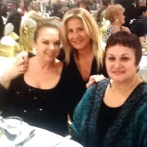 Selda Alkor Instagram - Sevgili gönül dostlarım bugün tbt günü idi biraz geç oldu ama sevgili Nihal Menzil ile bir zamanlar 💖💖

#seldaalkor #oyuncu #sanatçı #star #türkfilm #yeşilçam #siyahbeyaz #sevgi #dizi #asmalıkonak #sultan #yeşilgöz #atatürk #mevlana #müzikal #istanbul #tiyatro #Türkiye #sokaktakicanlar #çevre#vatan #yeşil #bayrak #nihalmenzil💕