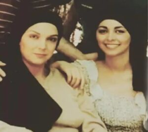 Selda Alkor Instagram - Kartallar Yüksek Uçar Özlem Onursal ile 💖 

#seldaalkor #oyuncu #sanatçı #star #türkfilm #yeşilçam #siyahbeyaz #sevgi #dizi #asmalıkonak #sultan #yeşilgöz #atatürk #mevlana #müzikal #istanbul #tiyatro #Türkiye #sokaktakicanlar #çevre#vatan #yeşil #bayrak #kartallaryüksekuçar #özlemonursal