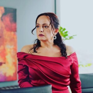 Selen Uçer Instagram - Songül @evlilikhkhersey bu akşam nihayete eriyor .Çok özel bir hikaye oldu benim için tüm ekibe teşekkürler 🧡🤗🙏🥂🙌 @mfyapimtv @foxturkiye 📸 @burcuyetisphotography 🥰🙏