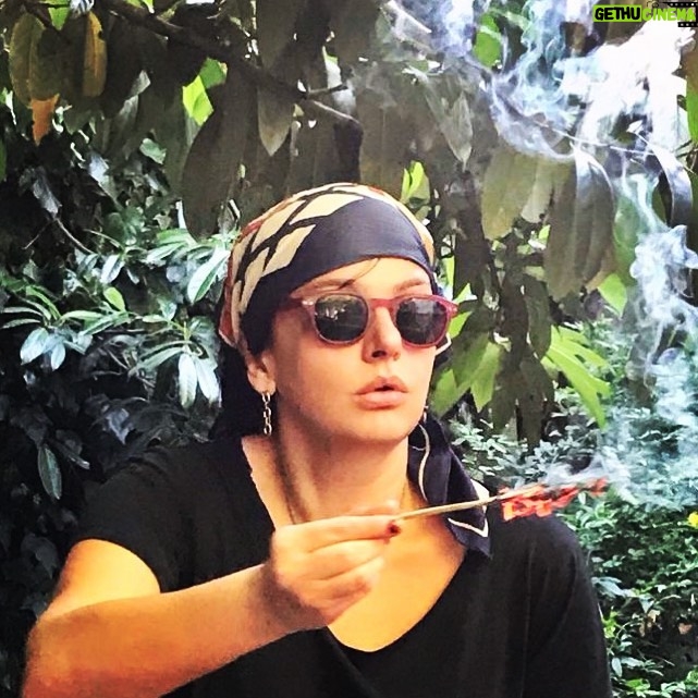 Selen Uçer - 786 Likes - Yaz başlamıştır bilginize!🌱🌻🍒#tbt #dün 🔥