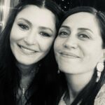 Selen Öztürk Instagram - Bir ömür boyu mutlu olun Canım Deniz & Bilgehan 🥂🧿🌺 Ne de güzel bir gece ve buluşma oldu .. İyi ki 🙏 #denizbilgehanwedding