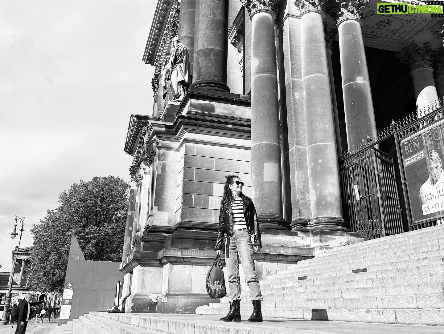 Selen Öztürk Instagram - Black&White Berlin 🖤