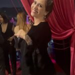 Selen Öztürk Instagram - 2024’e bi bakıp çıktım ,gülerek uzaklaştım .. ✨