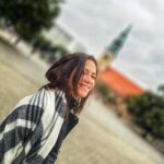 Selen Öztürk Instagram - Hallo Berlin .. 🍃🌂 eins 📍