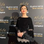 Selen Öztürk Instagram - #yapıkrediafifetiyatroödülleri 🖤 #tbt 1920’lere de göz kırpıyoruz 🥰