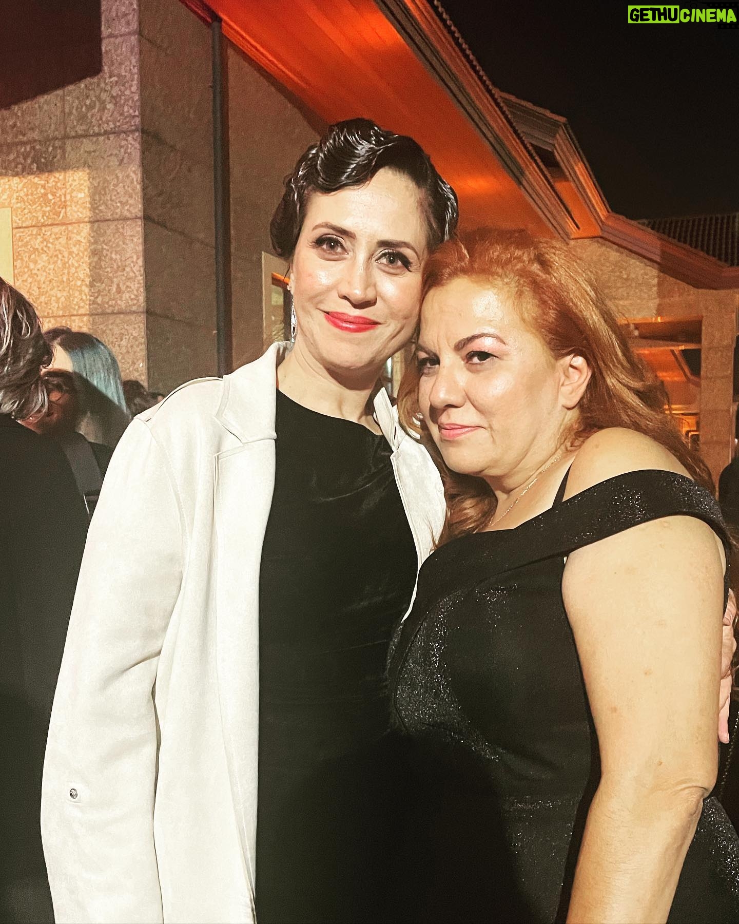 Selen Öztürk Instagram - #yapıkrediafifetiyatroödülleri 🖤 #tbt 1920’lere de göz kırpıyoruz 🥰