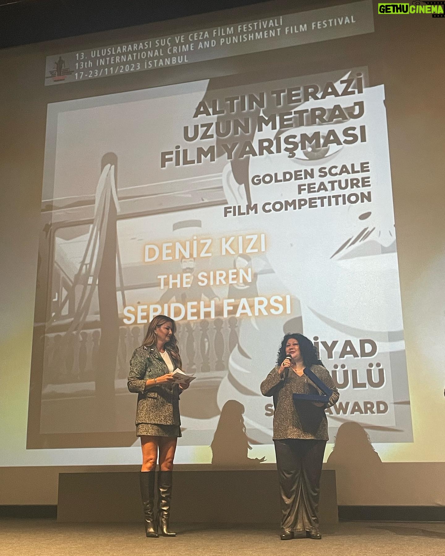 Selen Öztürk Instagram - 13. Uluslarası Suç Ve Ceza Film Festivali sona erdi . Festival Başkanı Sayın Prof.Dr Adem Sözüer’e ve festival direktörü Sayın Prof.Dr Bengi Semerci’ye ve festivalde görev alan gönüllü tüm arkadaşlarıma bu anlamlı ve özel hafta için çok teşekkür ediyorum . Harika dört kadınla beraber “Uluslararası Altın Terazi Uzun Metraj Film Yarışması “jürisi olmaktan dolayı onur duydum . Tüm güzel paylaşım ve anılar için onlara da teşekkür etmek isterim . Sevgili Yolande Zauberman, Anna Margarita Albelo , Carmen Gray ve Melis Dehlil . İyi ki 🙏 Son sayfada izlediğimiz dokuz filmi görebilirsiniz. Bu sene Altın Terazi ödülünü alan İran yapımı Alireza Khatami / Ali Asgari imzalı “Terrestrial Verses” - Fani Dizeler filmini izlemenizi şiddetle tavsiye ederim . Listemde olan diğer filmleri de story ‘de paylaşacağım. Sevgiler ❤️ ✨The 13th International Crime and Punishment Film Festival has concluded. I extend my sincere thanks to Festival President Prof. Dr. Adem Sözüer and Festival Director Prof. Dr. Bengi Semerci for this meaningful and special week. It was an honor to be part of the jury for the ‘International Golden Scales Feature Film Competition’ alongside four amazing women—Yolande Zauberman, Anna Margarita Albelo, Carmen Gray, and Melis Dehlil. 🙏 I also want to express my gratitude to them for all the beautiful moments and memories. I highly recommend watching the Iranian film ‘Terrestrial Verses’ directed by Alireza Khatami and Ali Asgari, which received the Golden Scales award this year. I’ll share the other films on my list in the story. With love.❤️ @uscff_icapff