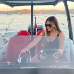 Selen Görgüzel Instagram – #bodrum ‘da Tatil görünümlü iş ❤️ #istanbul ‘a dönüş için karaya çıkıldı