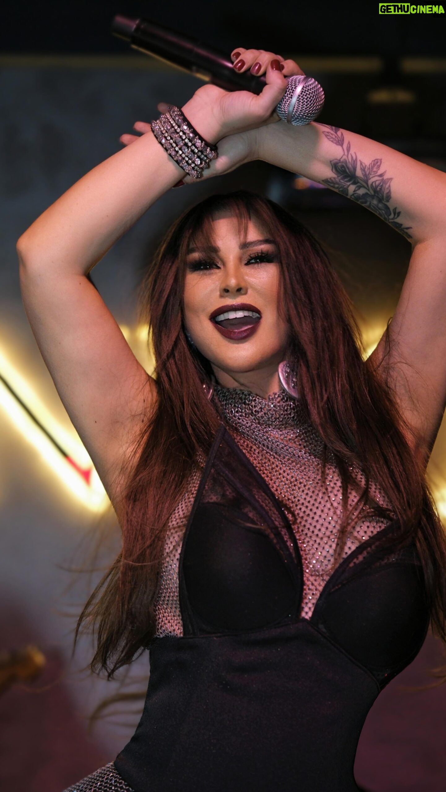 Selen Görgüzel - 10.2K Likes - Haftaya #cumartesi @endoff.live ‘ta tekrar görüşmek üzere ✨
Video @eve_line_photo